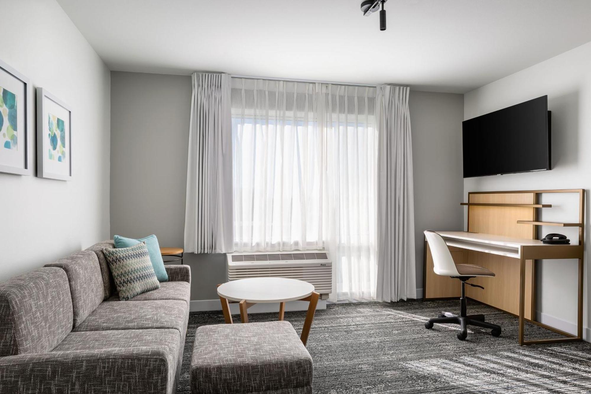 Towneplace Suites By Marriott Айрън Маунтин Екстериор снимка