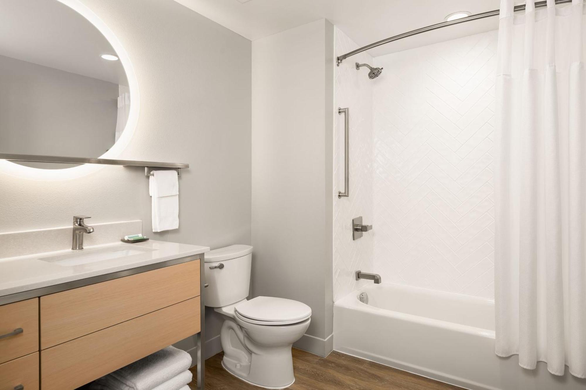 Towneplace Suites By Marriott Айрън Маунтин Екстериор снимка