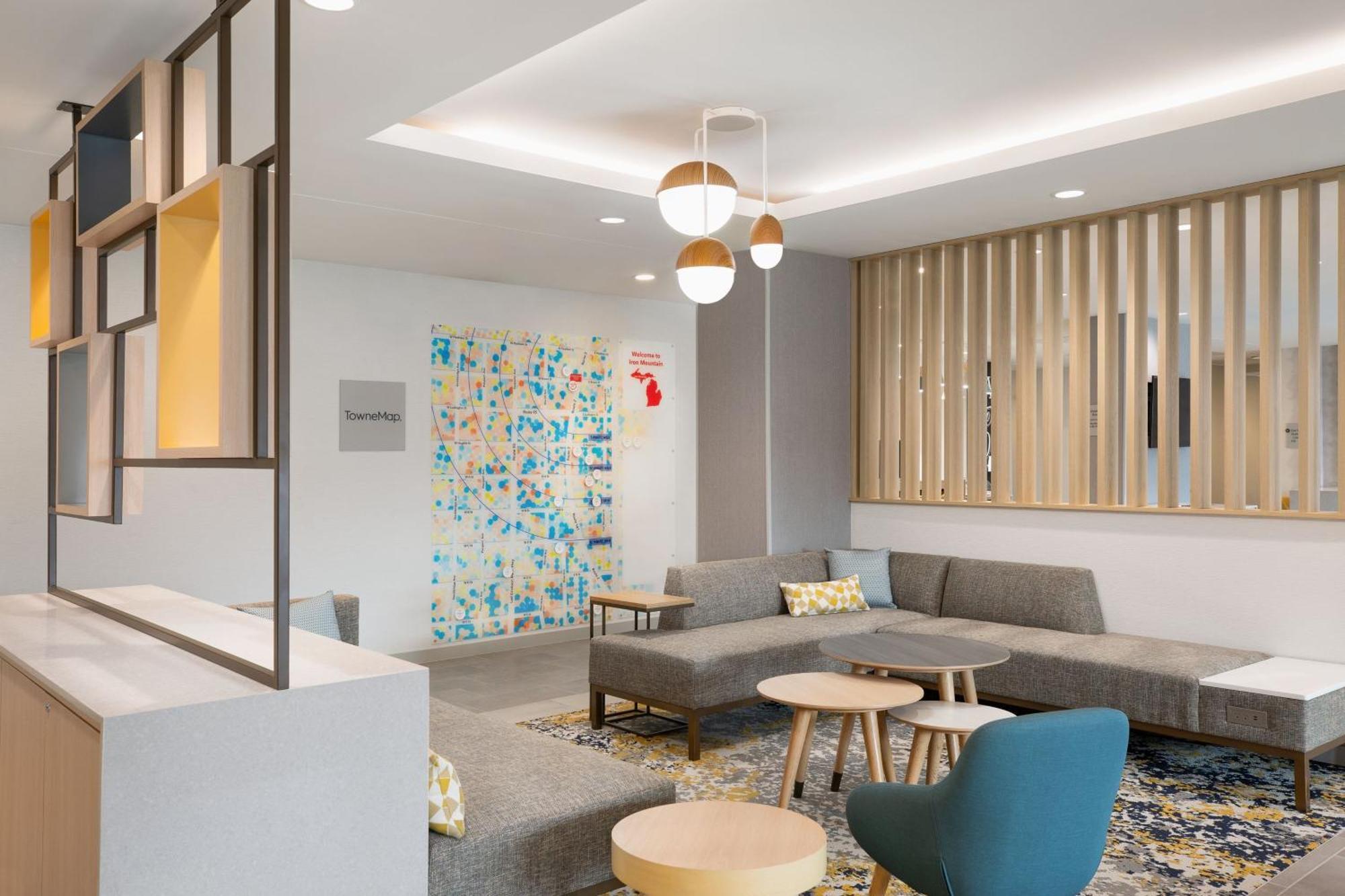 Towneplace Suites By Marriott Айрън Маунтин Екстериор снимка