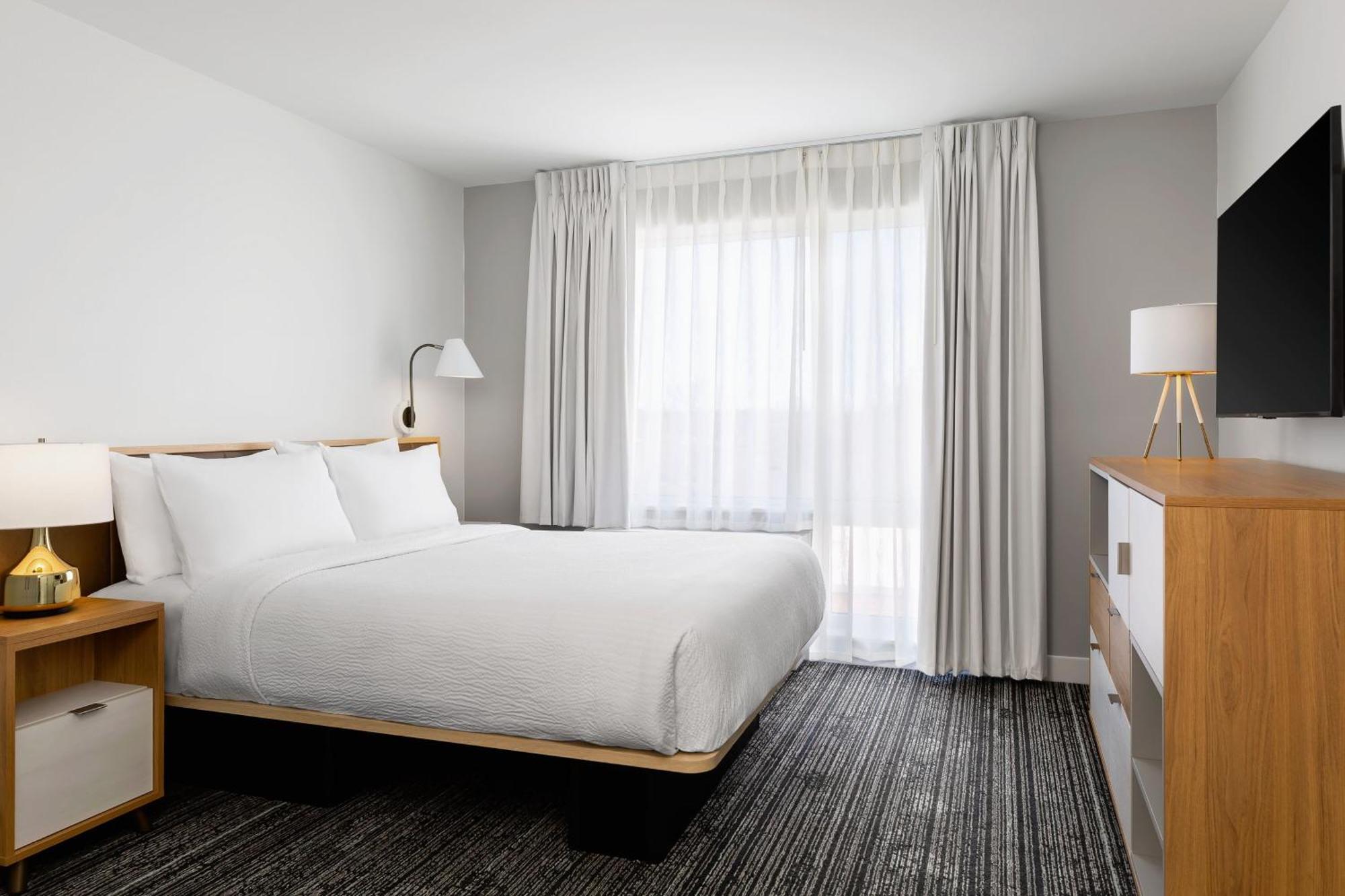 Towneplace Suites By Marriott Айрън Маунтин Екстериор снимка