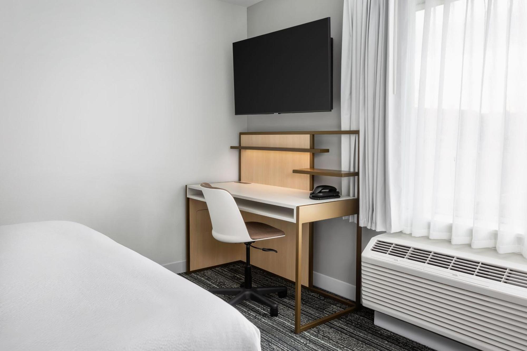 Towneplace Suites By Marriott Айрън Маунтин Екстериор снимка