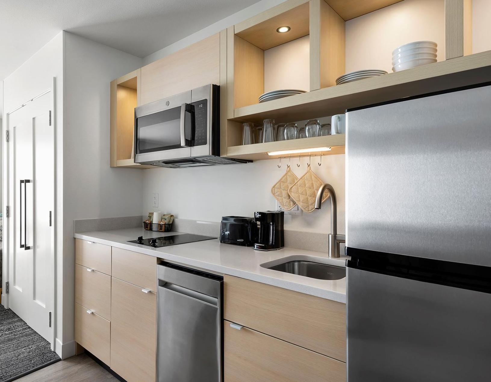 Towneplace Suites By Marriott Айрън Маунтин Екстериор снимка